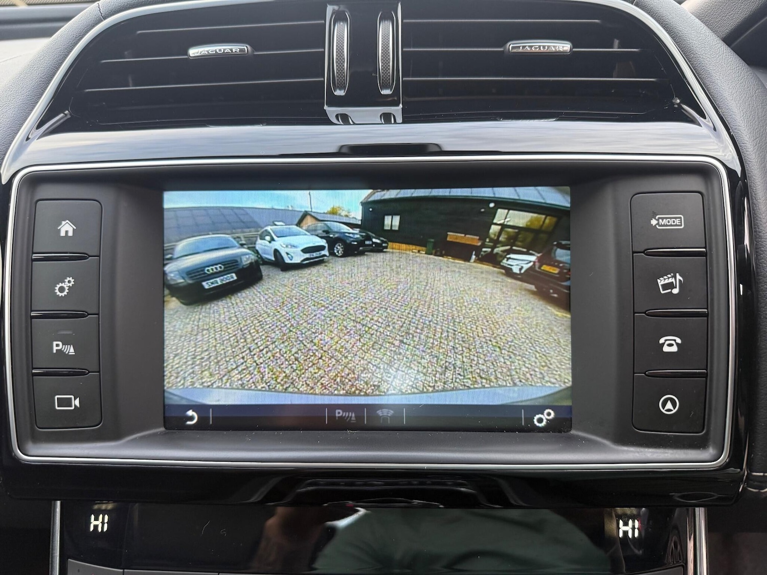 Used Jaguar XE 2016 for sale - 76485033: Photo 23