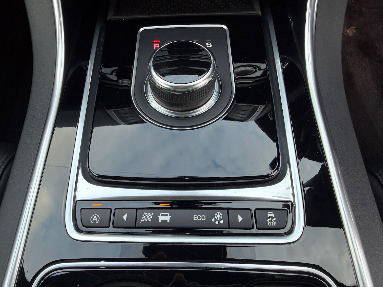 Used Jaguar XE 2016 for sale - 76485033: Photo 24