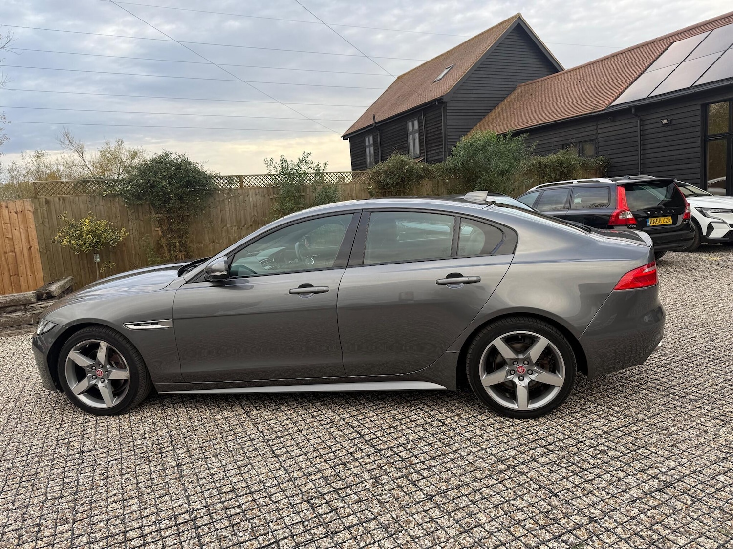Used Jaguar XE 2016 for sale - 76485033: Photo 8