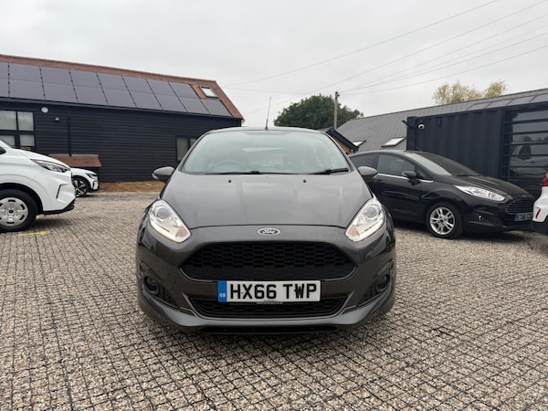 Used Ford Fiesta 2016 for sale - 76085323: Photo 2