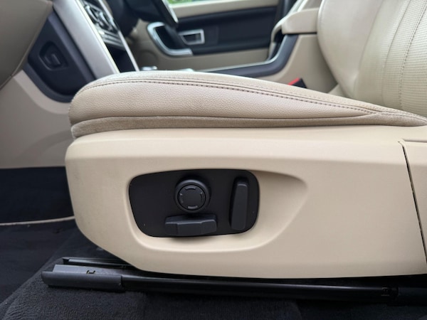 Used Land Rover Discovery Sport 2015 for sale - 76247743: Photo 12