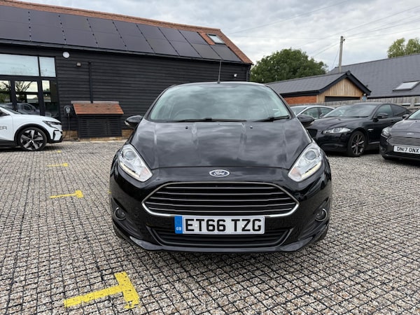 Used Ford Fiesta 2017 for sale - 76085281: Photo 2