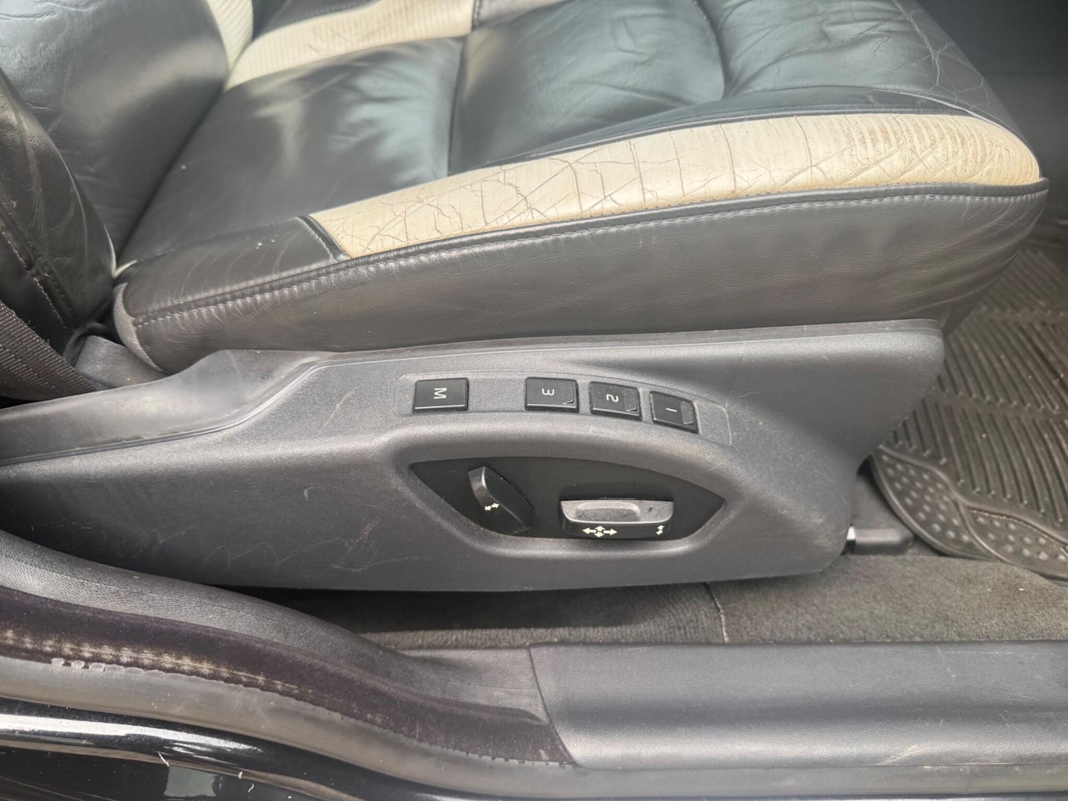 Used Volvo V70 2008 for sale - 76137915: Photo 15