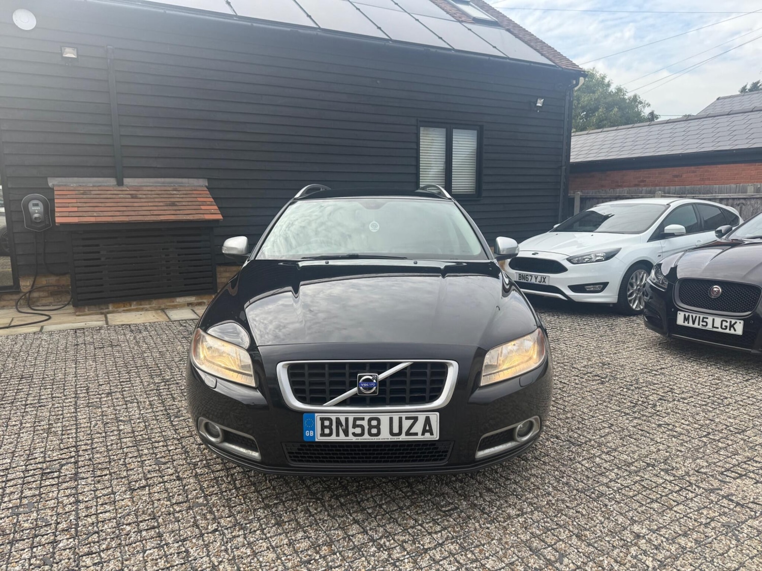 Used Volvo V70 2008 for sale - 76137915: Photo 2