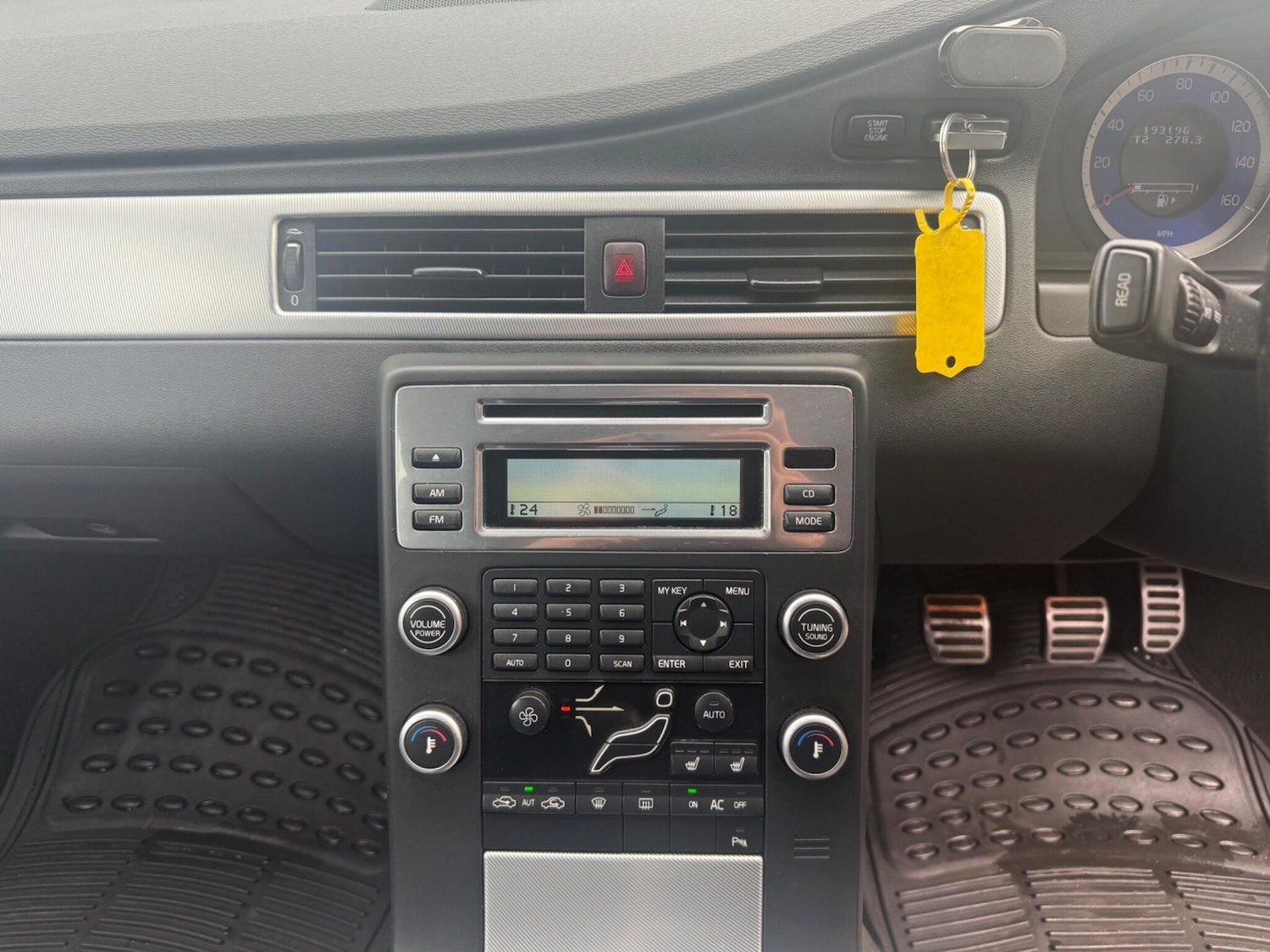 Used Volvo V70 2008 for sale - 76137915: Photo 20