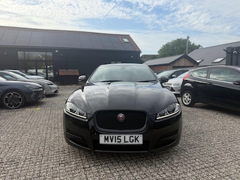 Used Jaguar XF 2015 for sale - 76135868: Photo 2