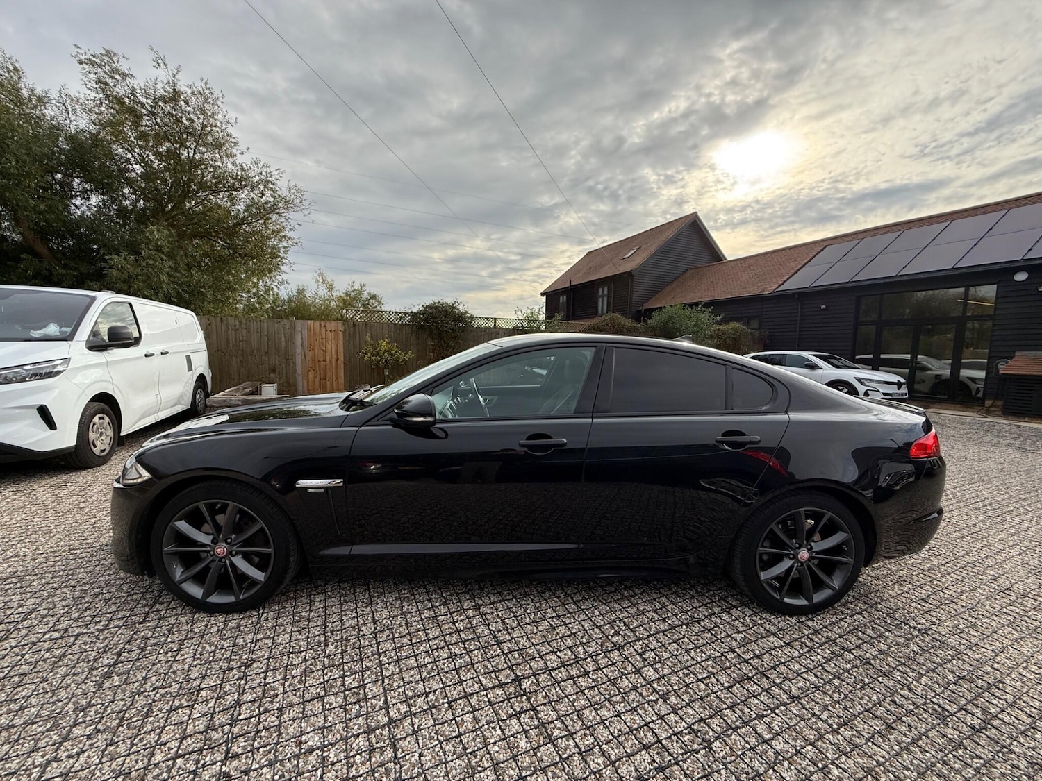 Used Jaguar XF 2015 for sale - 76135868: Photo 8