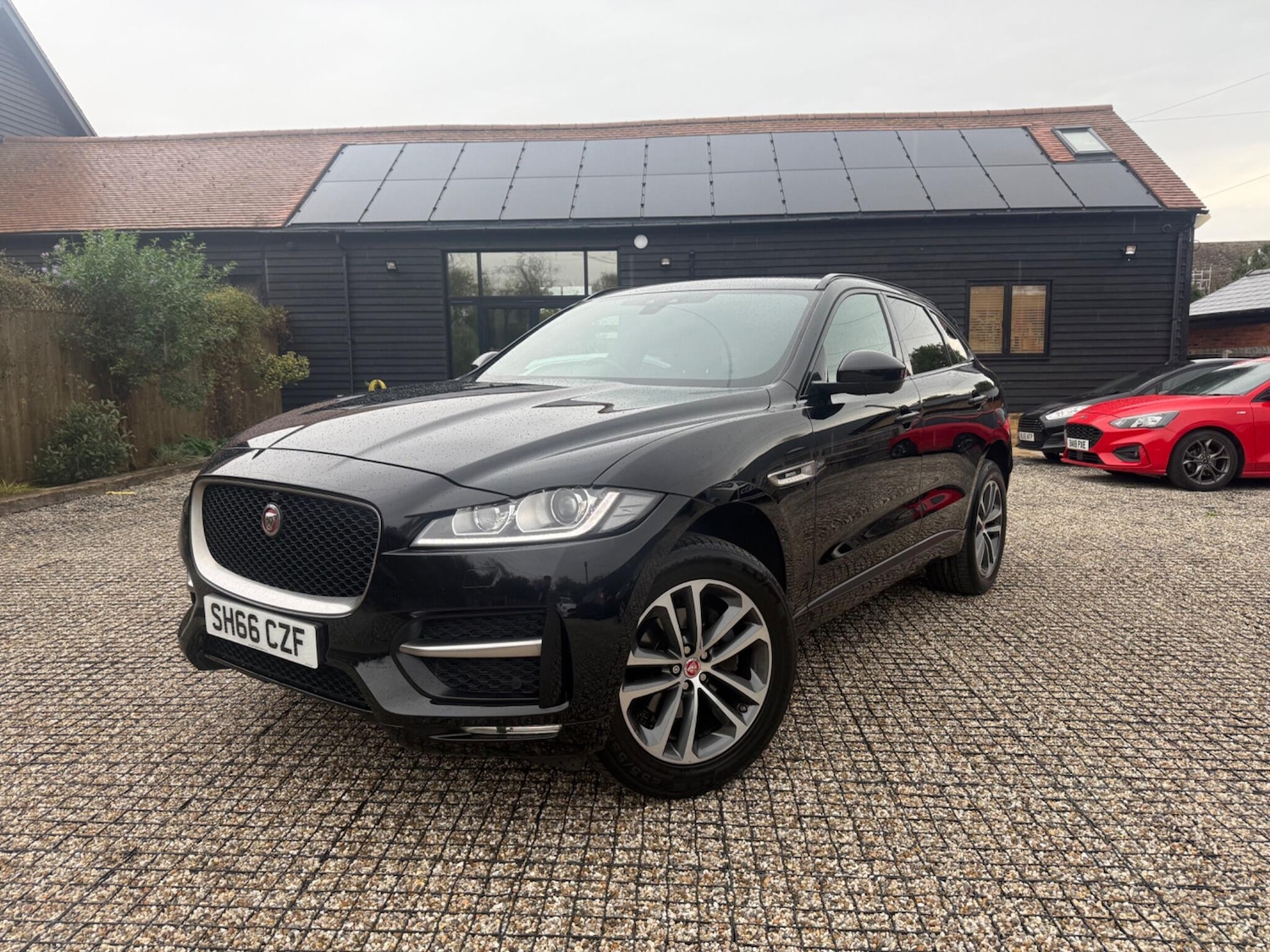 Used Jaguar F-Pace 2016 for sale - 76084053: Photo 1