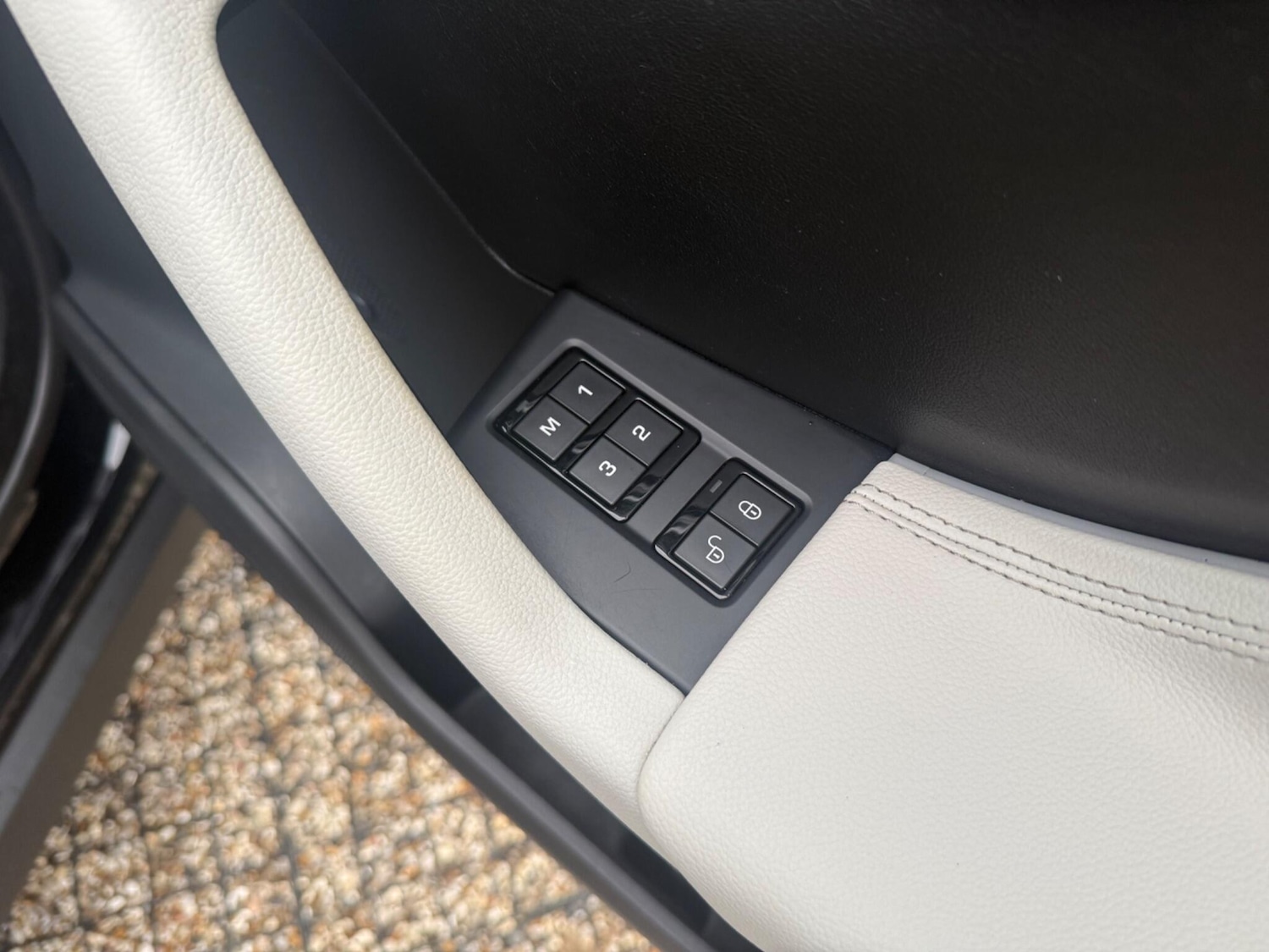 Used Jaguar F-Pace 2016 for sale - 76084053: Photo 17