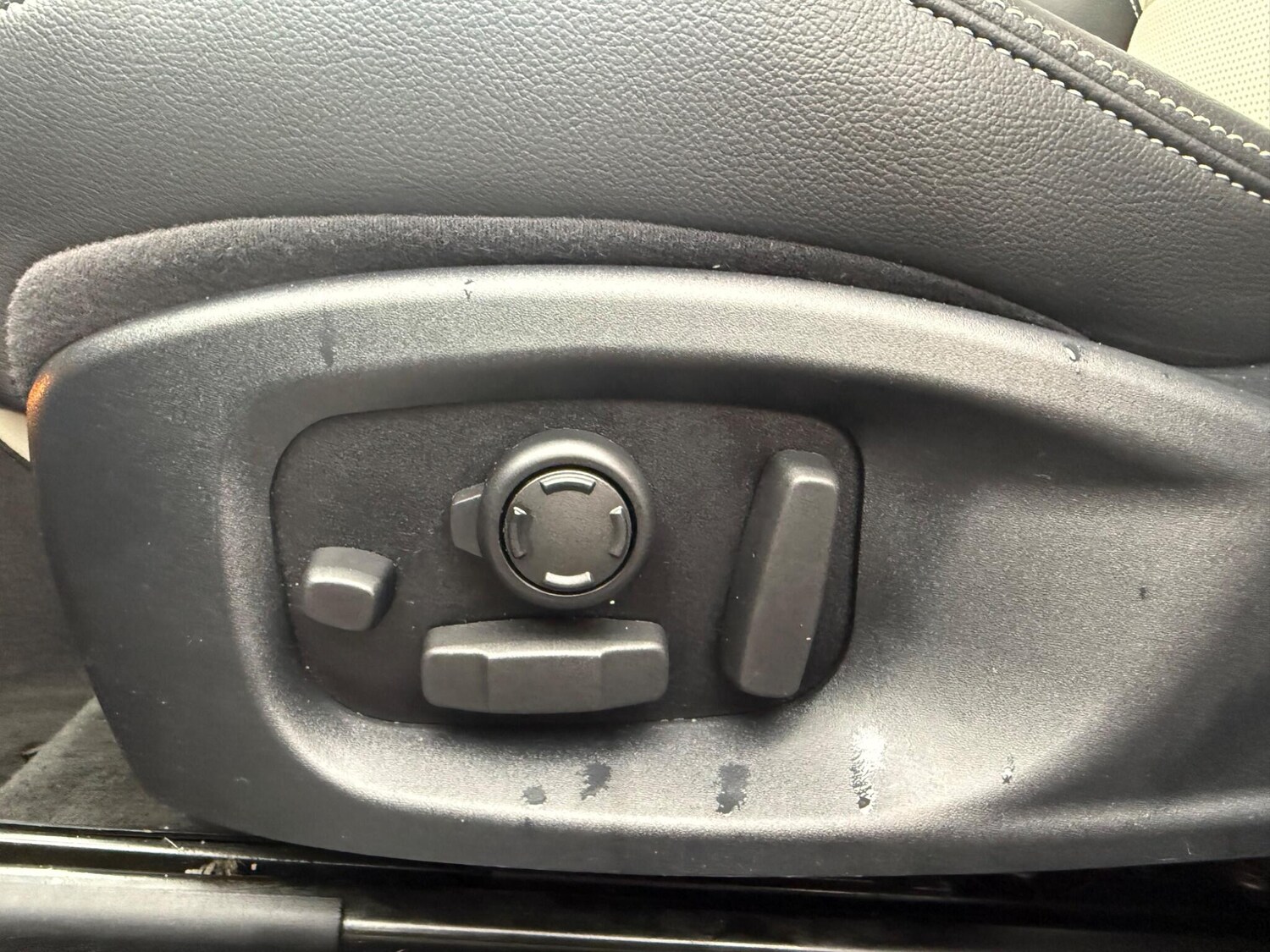 Used Jaguar F-Pace 2016 for sale - 76084053: Photo 24