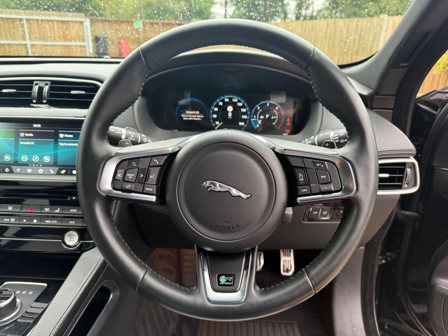 Used Jaguar F-Pace 2016 for sale - 76084053: Photo 26