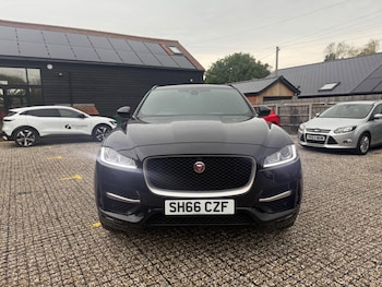 Used Jaguar F-Pace 2016 for sale - 76084053: Photo