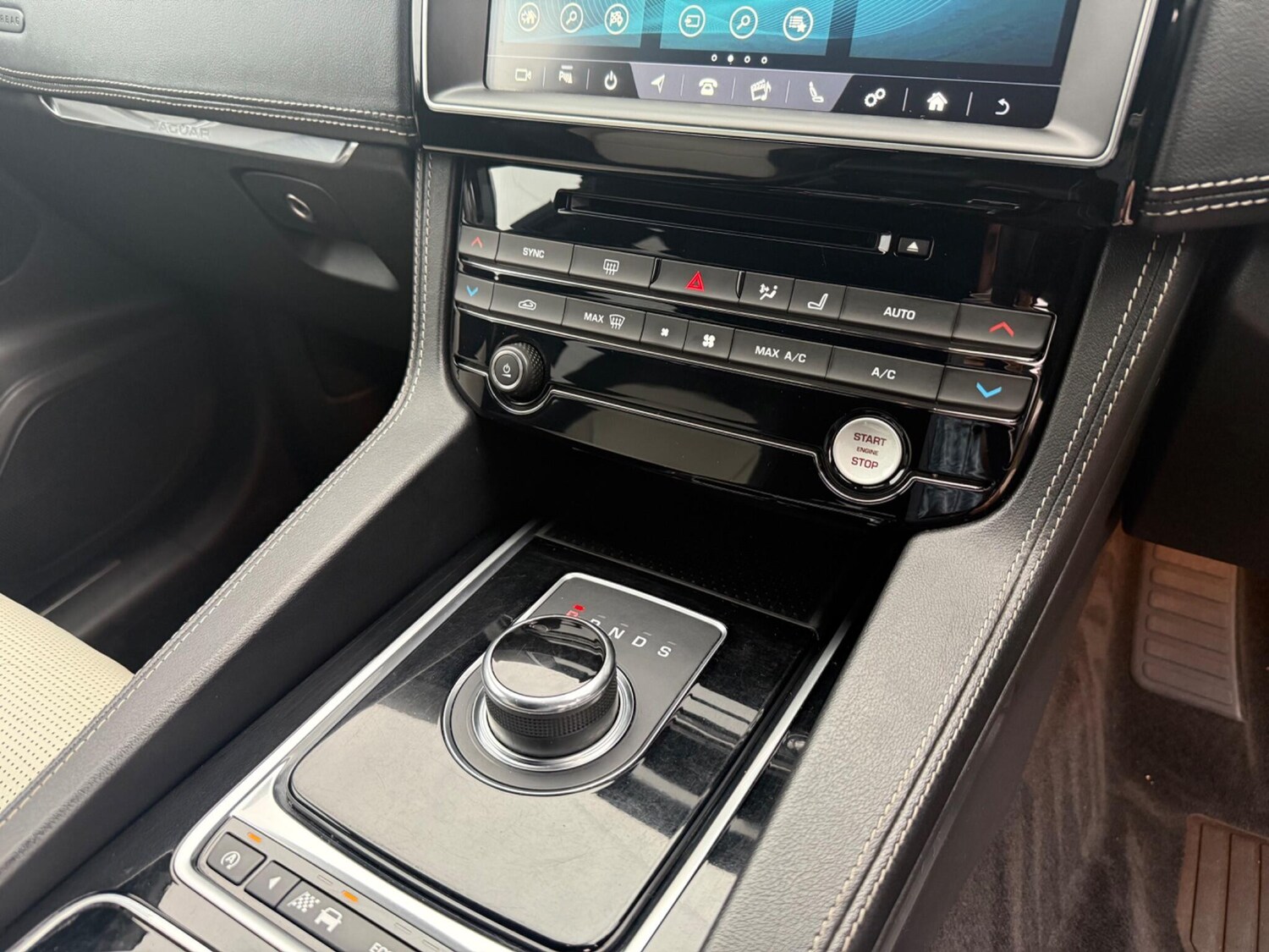 Used Jaguar F-Pace 2016 for sale - 76084053: Photo 30