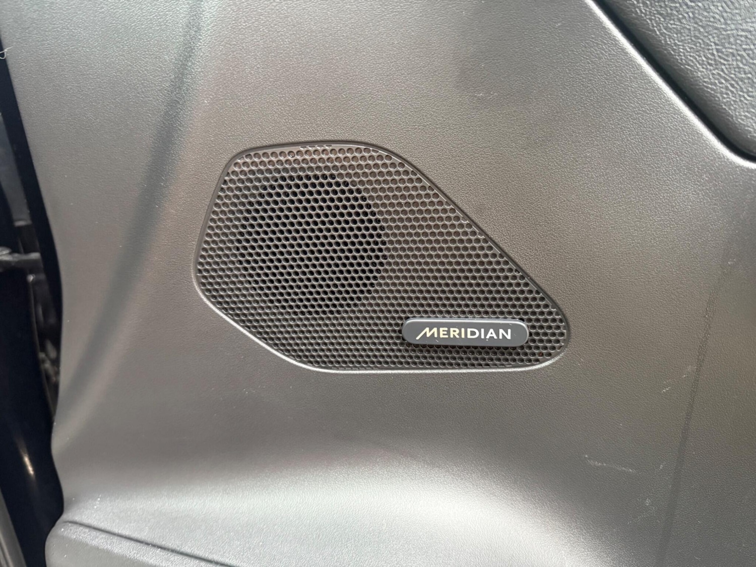 Used Jaguar F-Pace 2016 for sale - 76084053: Photo 33