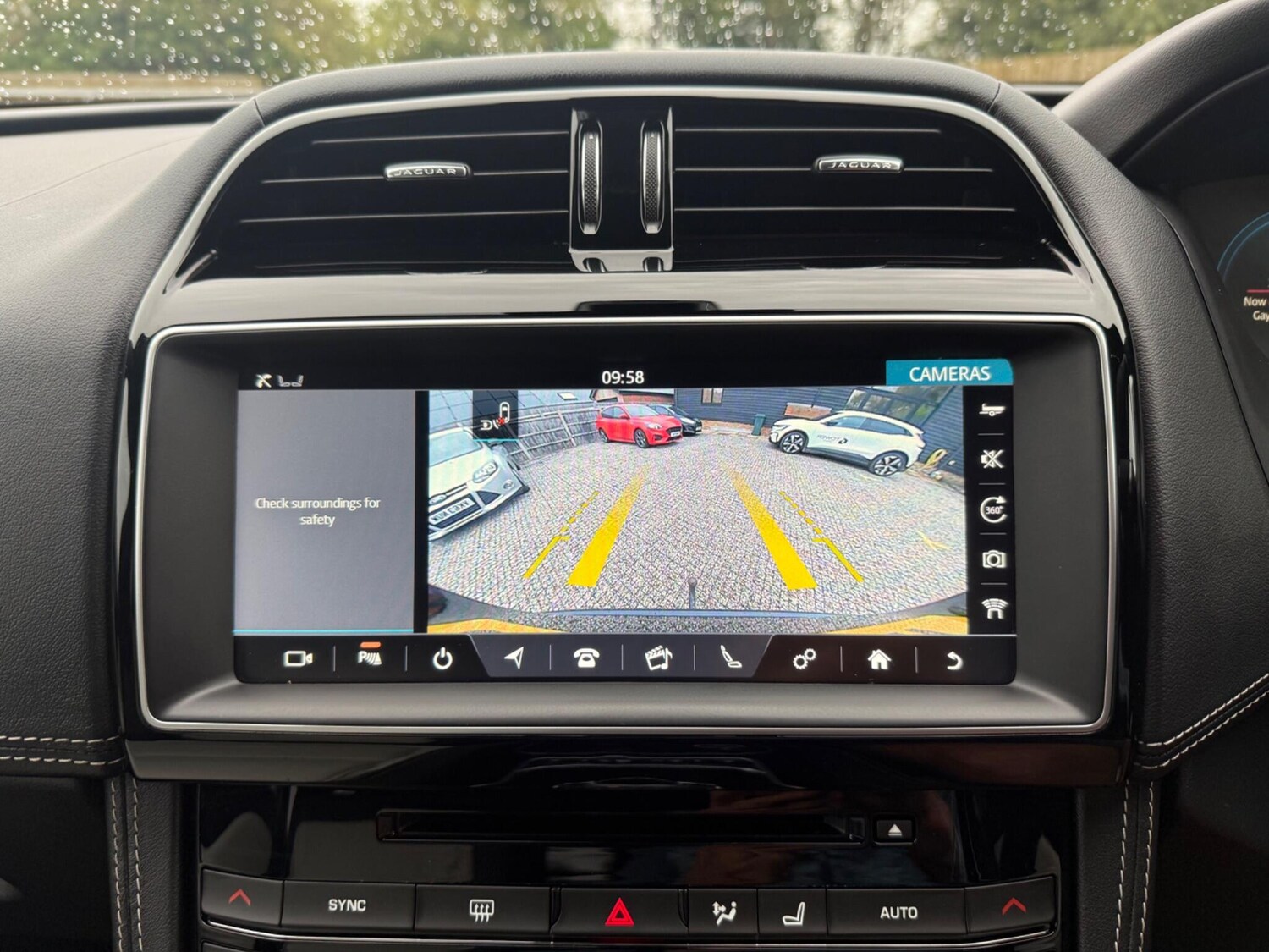 Used Jaguar F-Pace 2016 for sale - 76084053: Photo 38