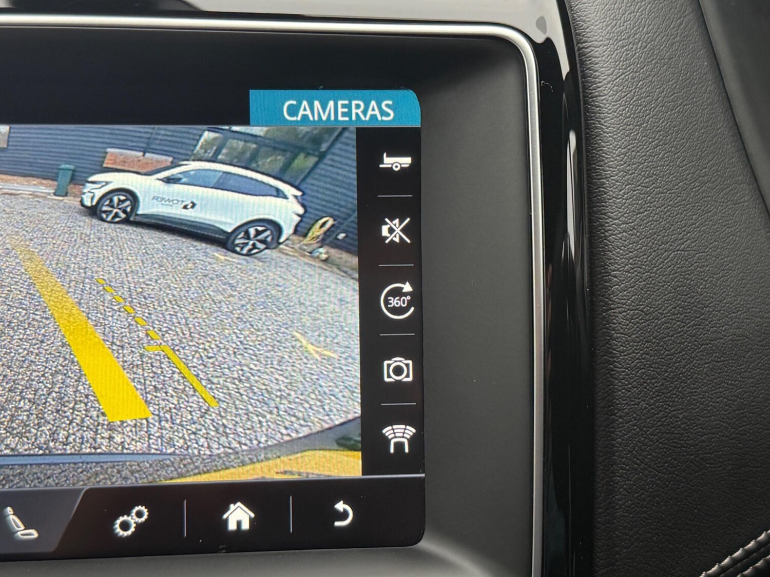 Used Jaguar F-Pace 2016 for sale - 76084053: Photo 41