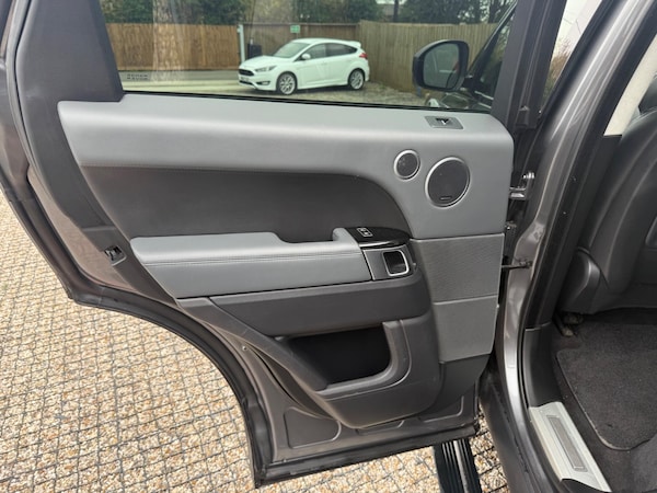 Used Land Rover Range Rover Sport 2015 for sale - 76247884: Photo 17