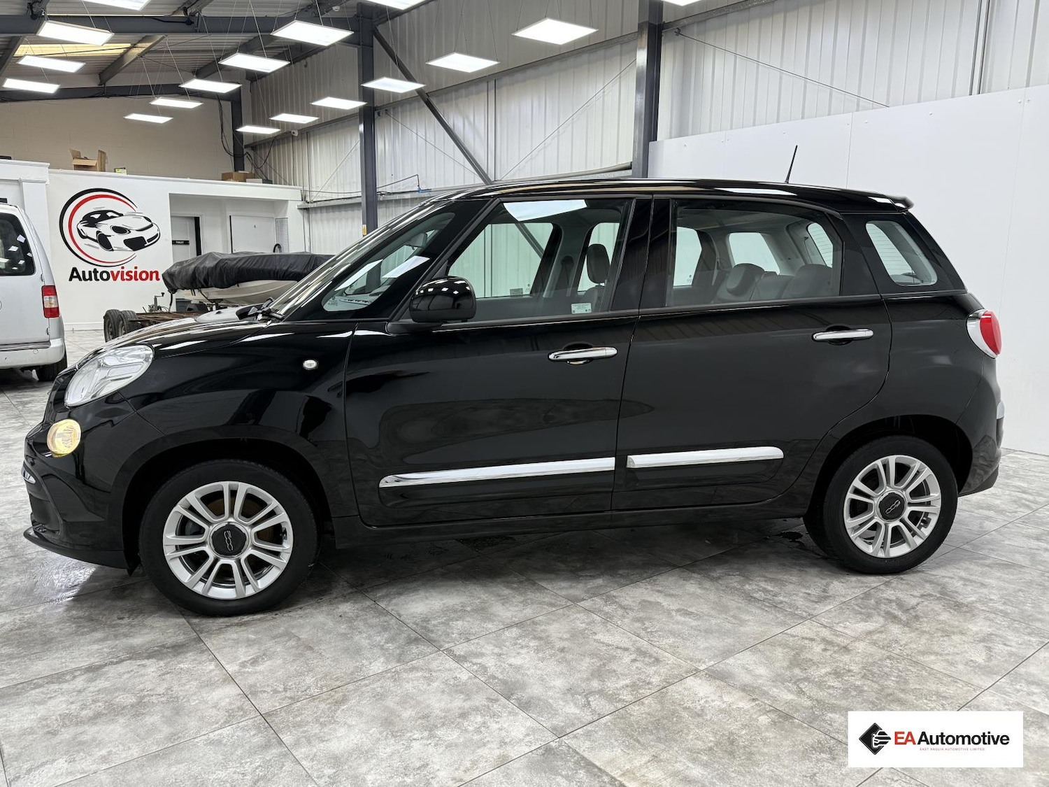 Used Fiat 500L 2017 for sale - 77791335: Photo 4