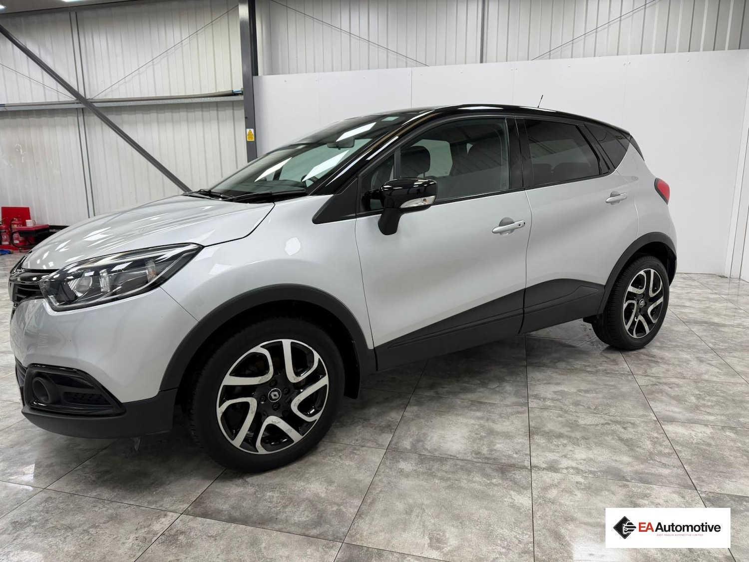Used Renault Captur 2017 for sale - 77791344: Photo 3