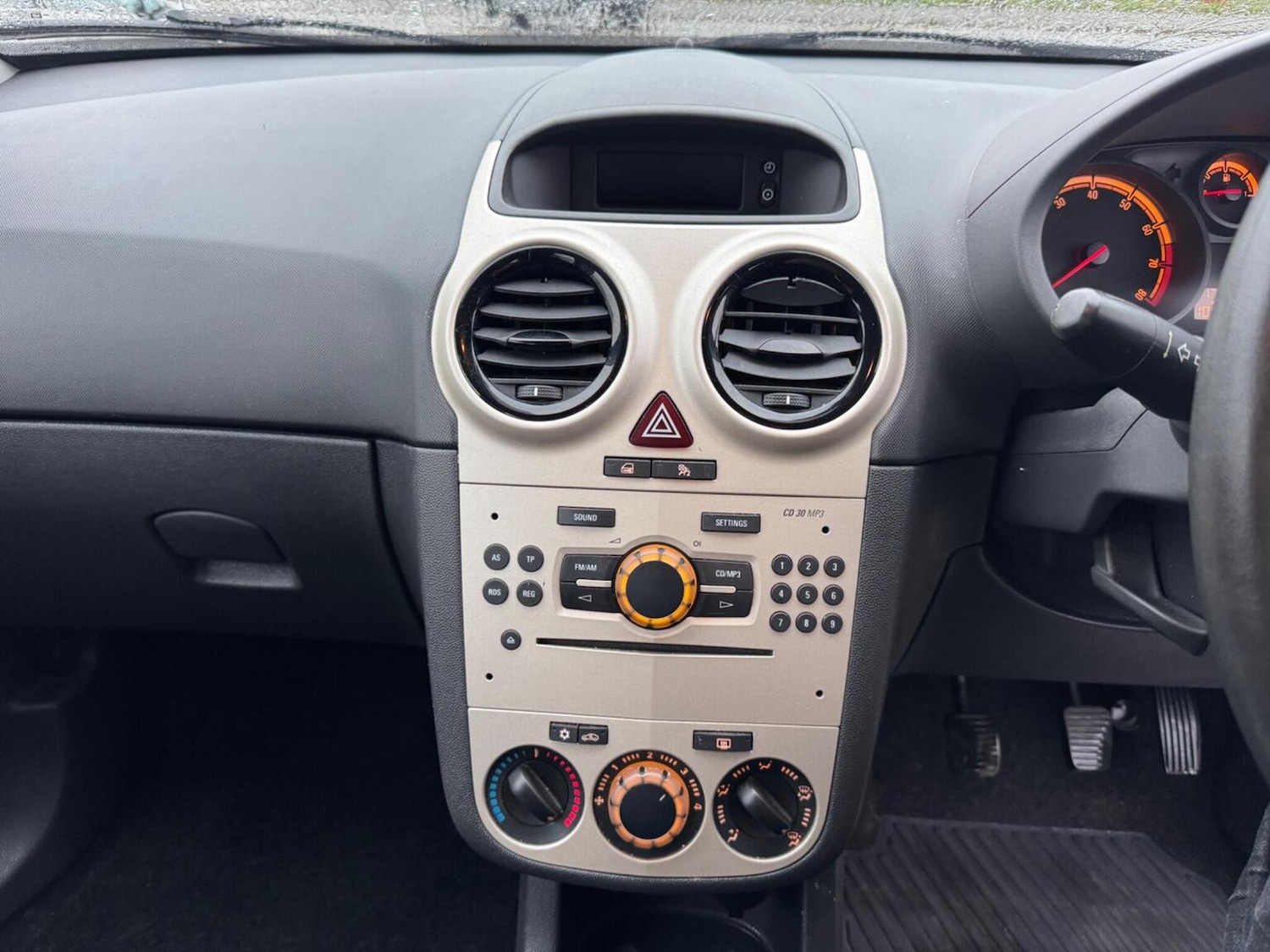 Used Vauxhall Corsa 2010 for sale - 76576908: Photo 12