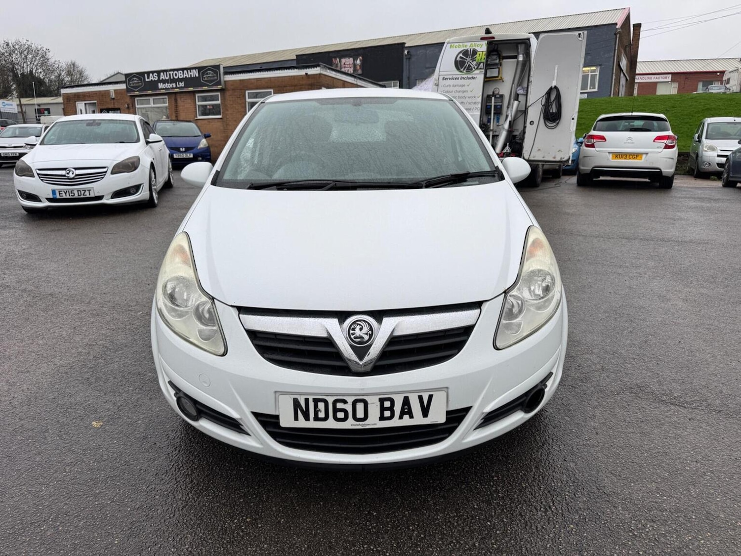 Used Vauxhall Corsa 2010 for sale - 76576908: Photo 2