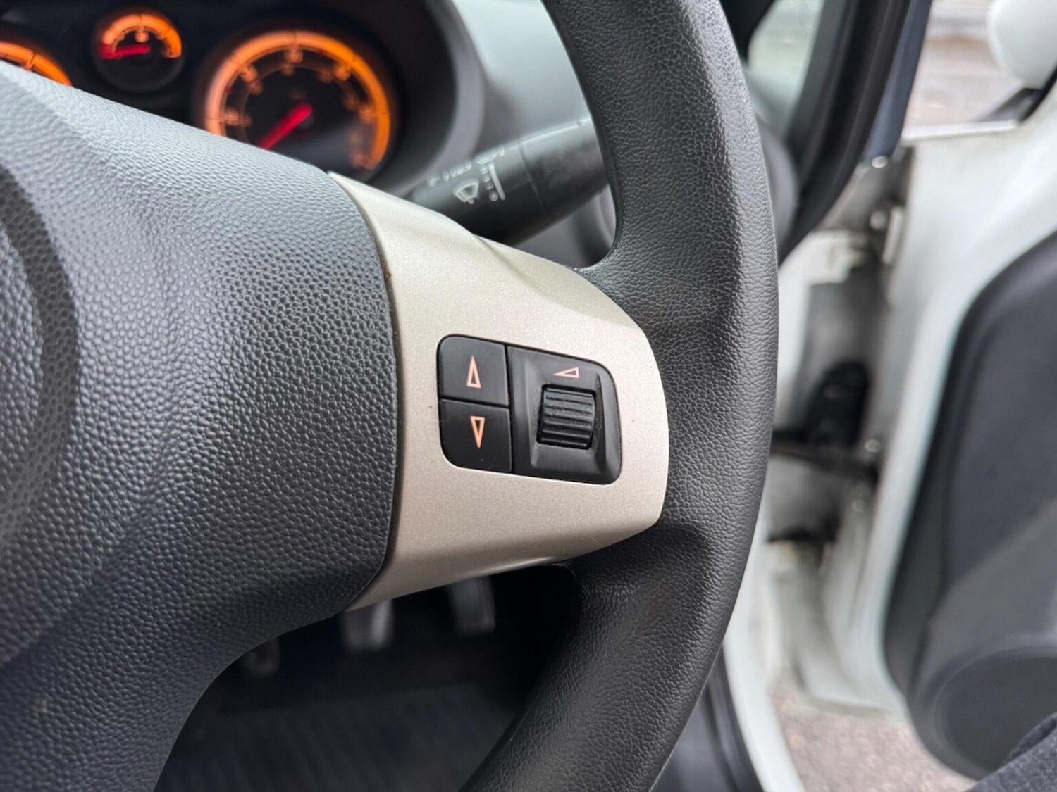 Used Vauxhall Corsa 2010 for sale - 76576908: Photo 21