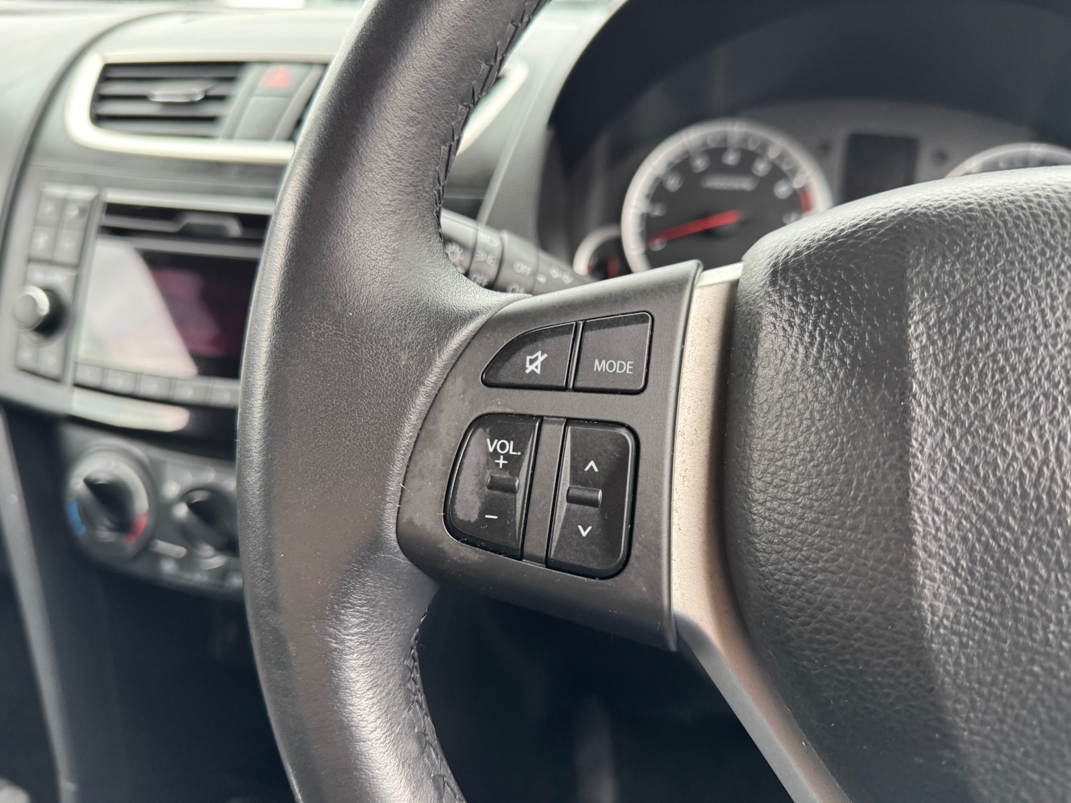 Used Suzuki Swift 2012 for sale - 77679410: Photo 16