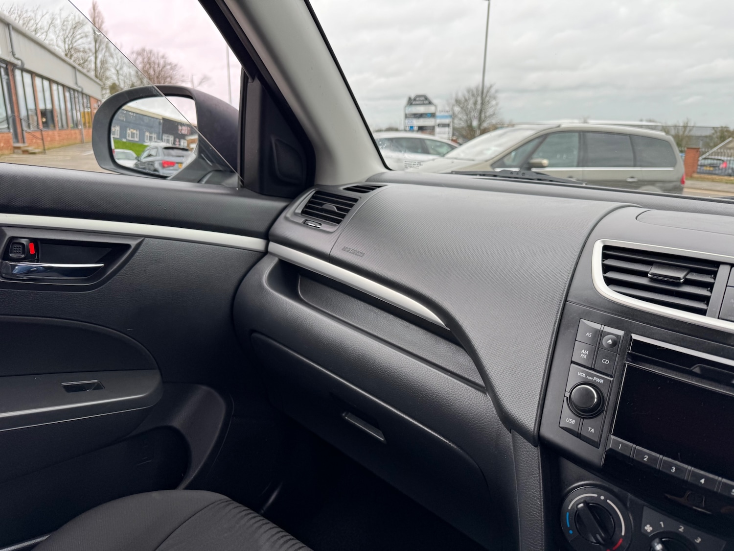 Used Suzuki Swift 2012 for sale - 77679410: Photo 19