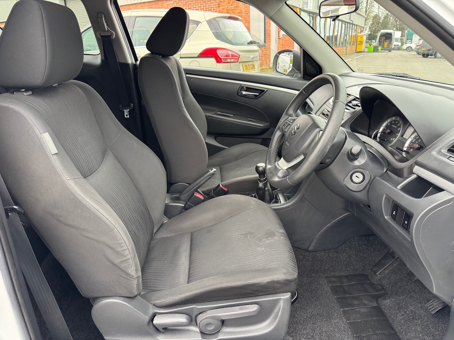 Used Suzuki Swift 2012 for sale - 77679410: Photo 9