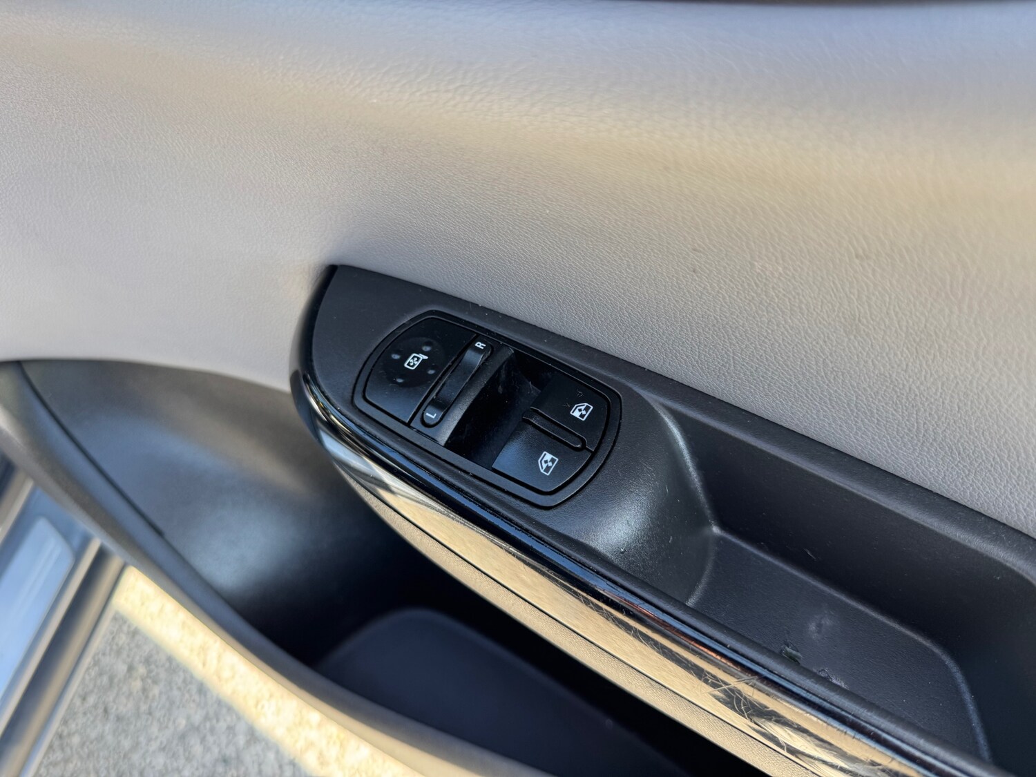 Used Vauxhall Corsa 2015 for sale - 77943622: Photo 8