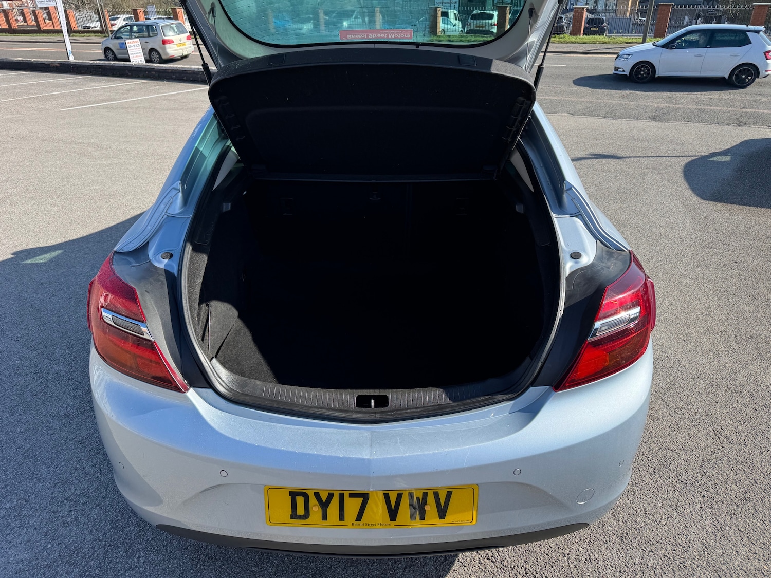 Used Vauxhall Insignia 2017 for sale - 77943603: Photo 5