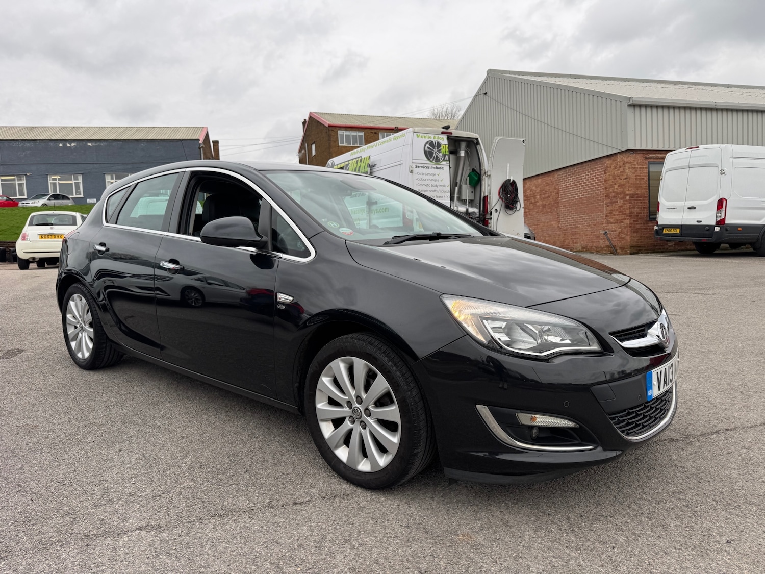 Used Vauxhall Astra 2013 for sale - 77594960: Photo 1