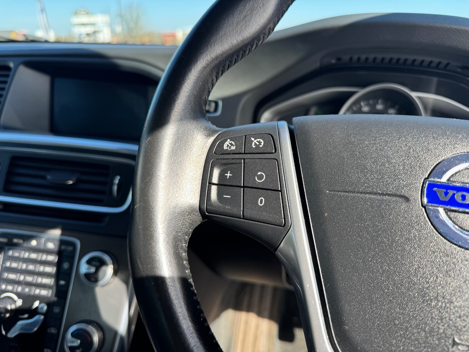 Used Volvo S60 2016 for sale - 77916907: Photo 16