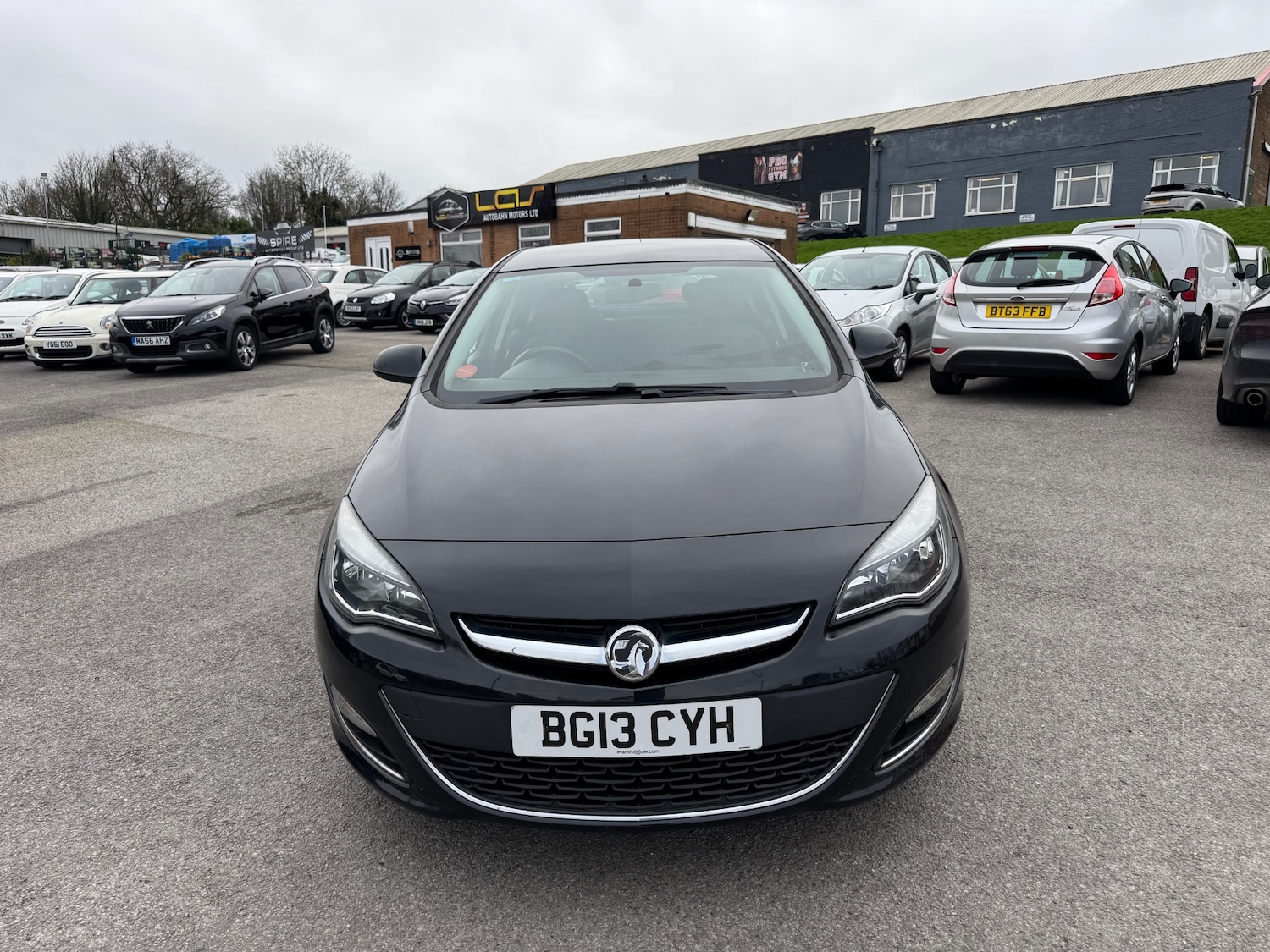 Used Vauxhall Astra 2013 for sale - 77726505: Photo 2