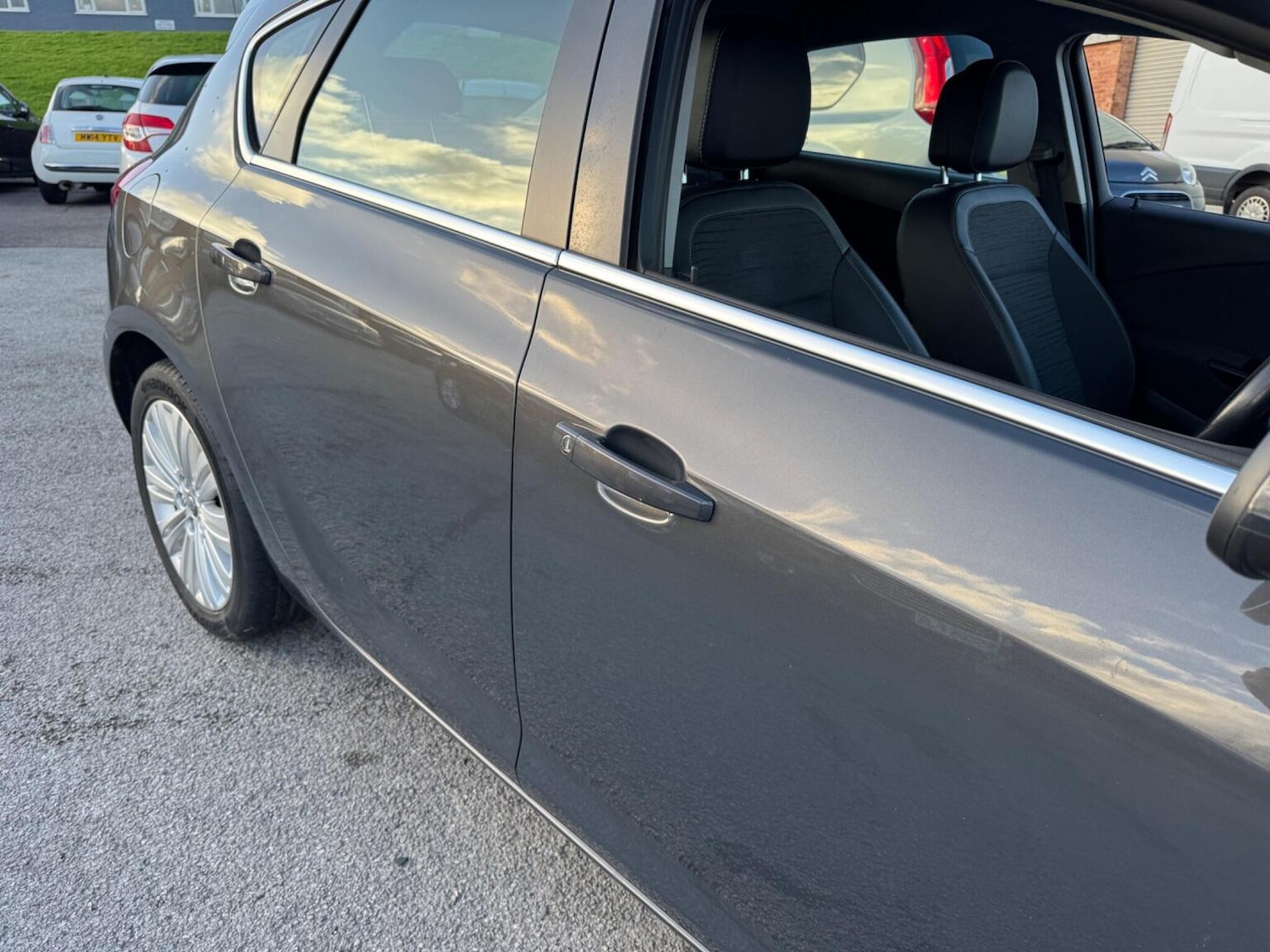 Used Vauxhall Astra 2015 for sale - 76896945: Photo 11