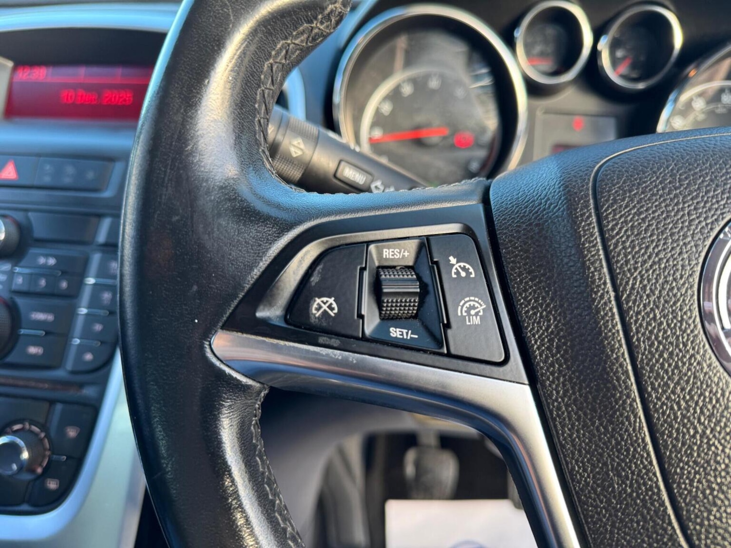 Used Vauxhall Astra 2015 for sale - 76896945: Photo 33