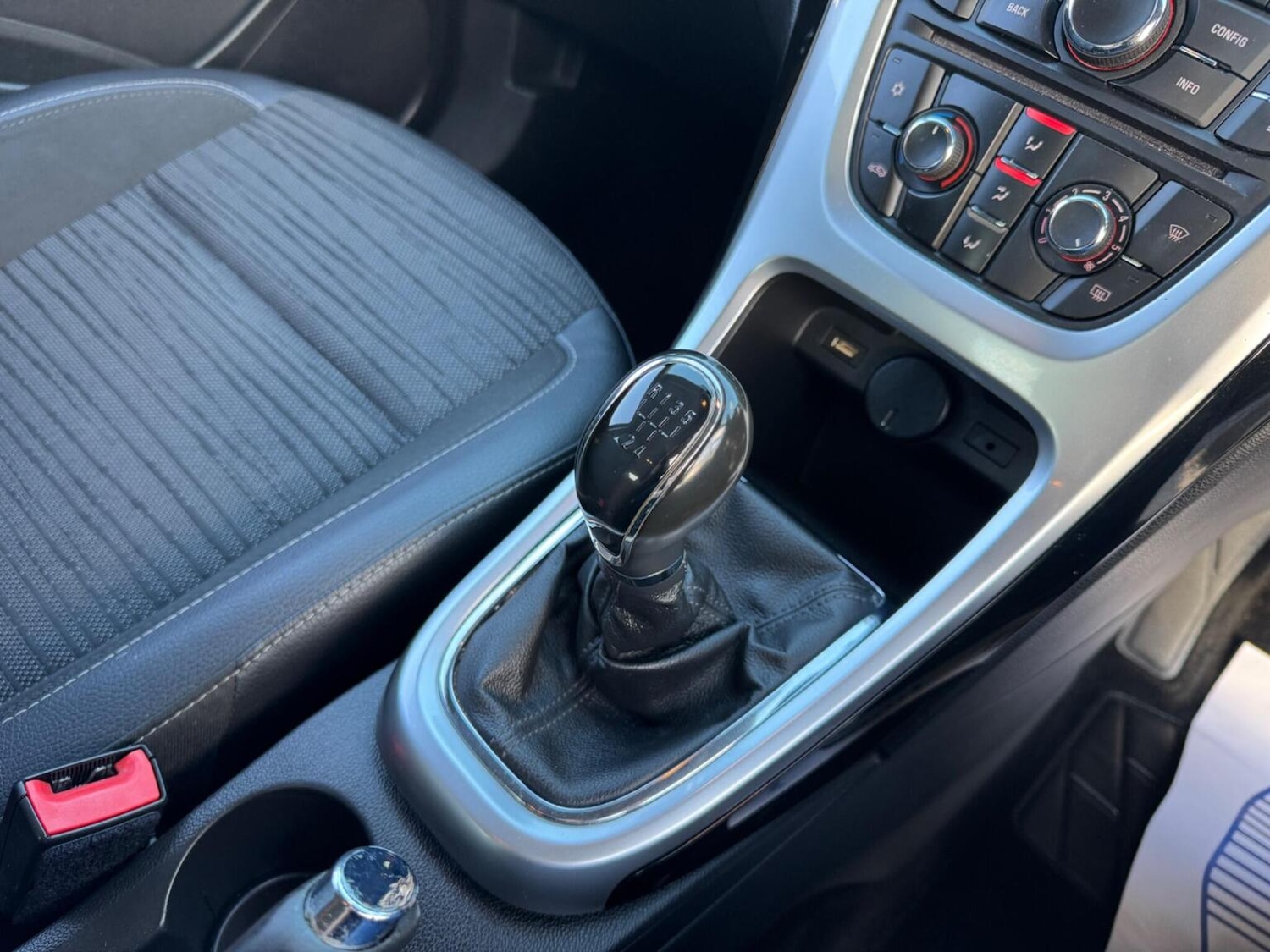 Used Vauxhall Astra 2015 for sale - 76896945: Photo 36