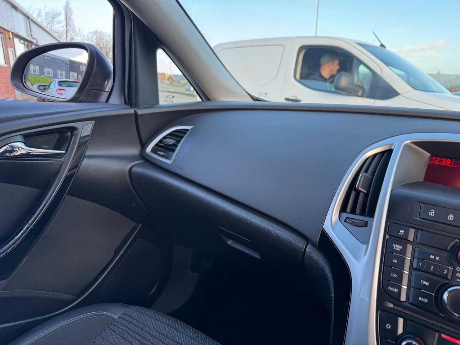 Used Vauxhall Astra 2015 for sale - 76896945: Photo 37