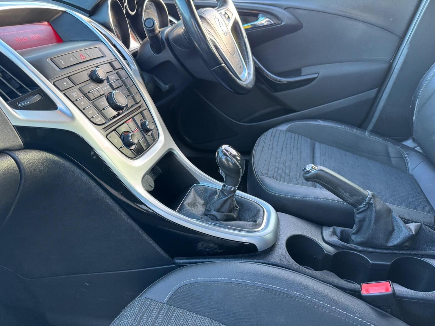 Used Vauxhall Astra 2015 for sale - 76896945: Photo 41