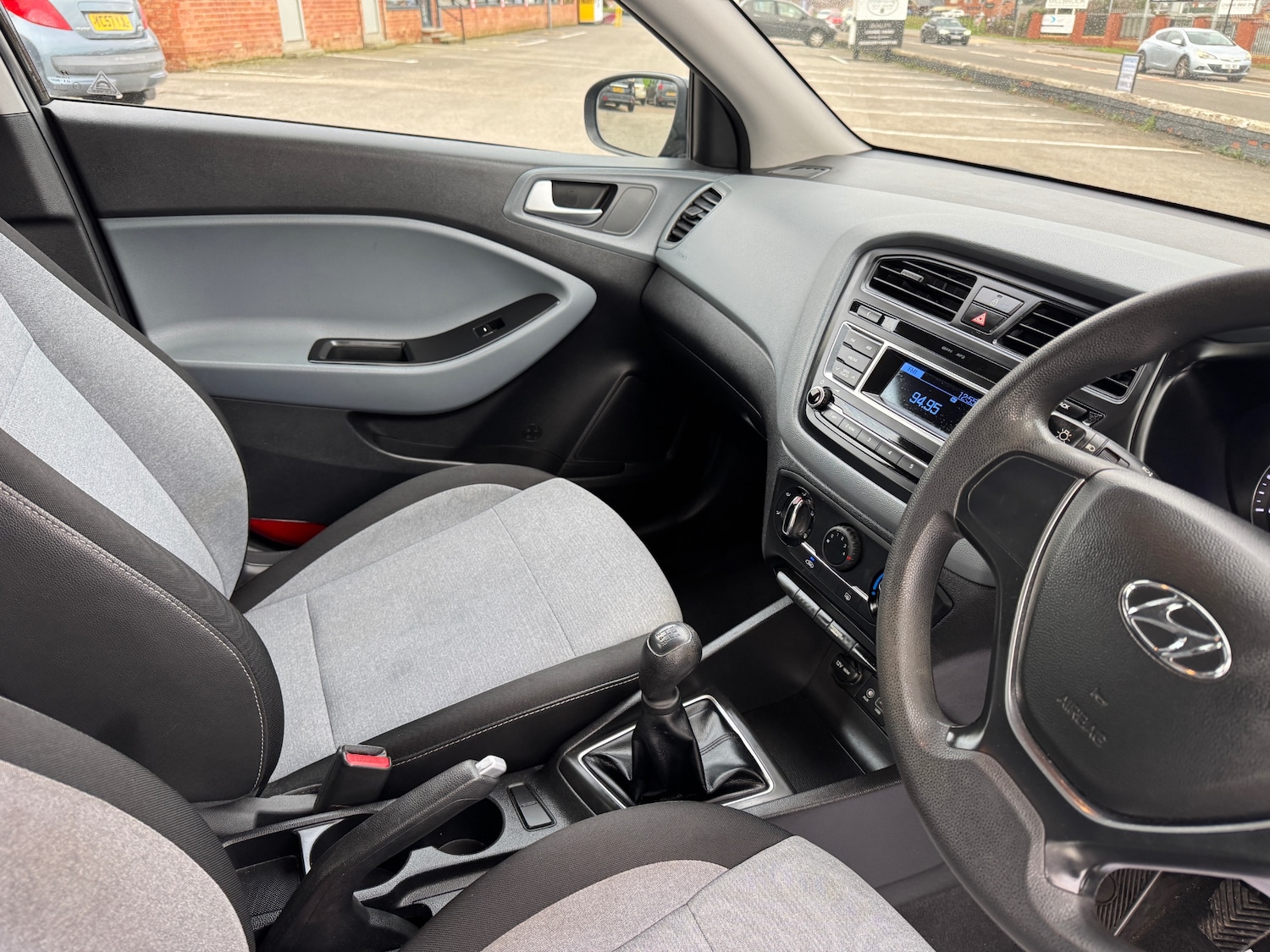 Used Hyundai i20 2015 for sale - 77053745: Photo 28