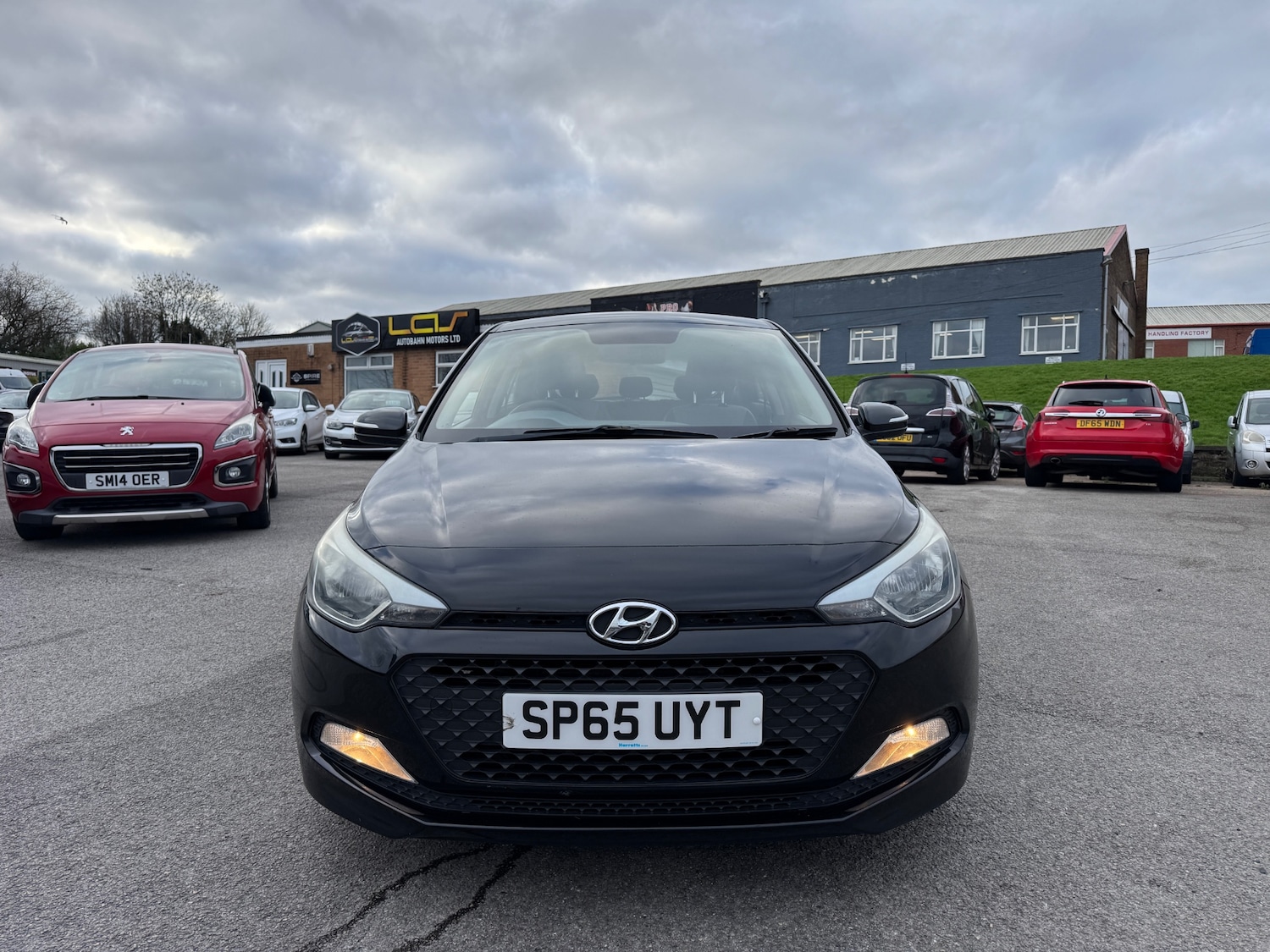 Used Hyundai i20 2015 for sale - 77053745: Photo 3