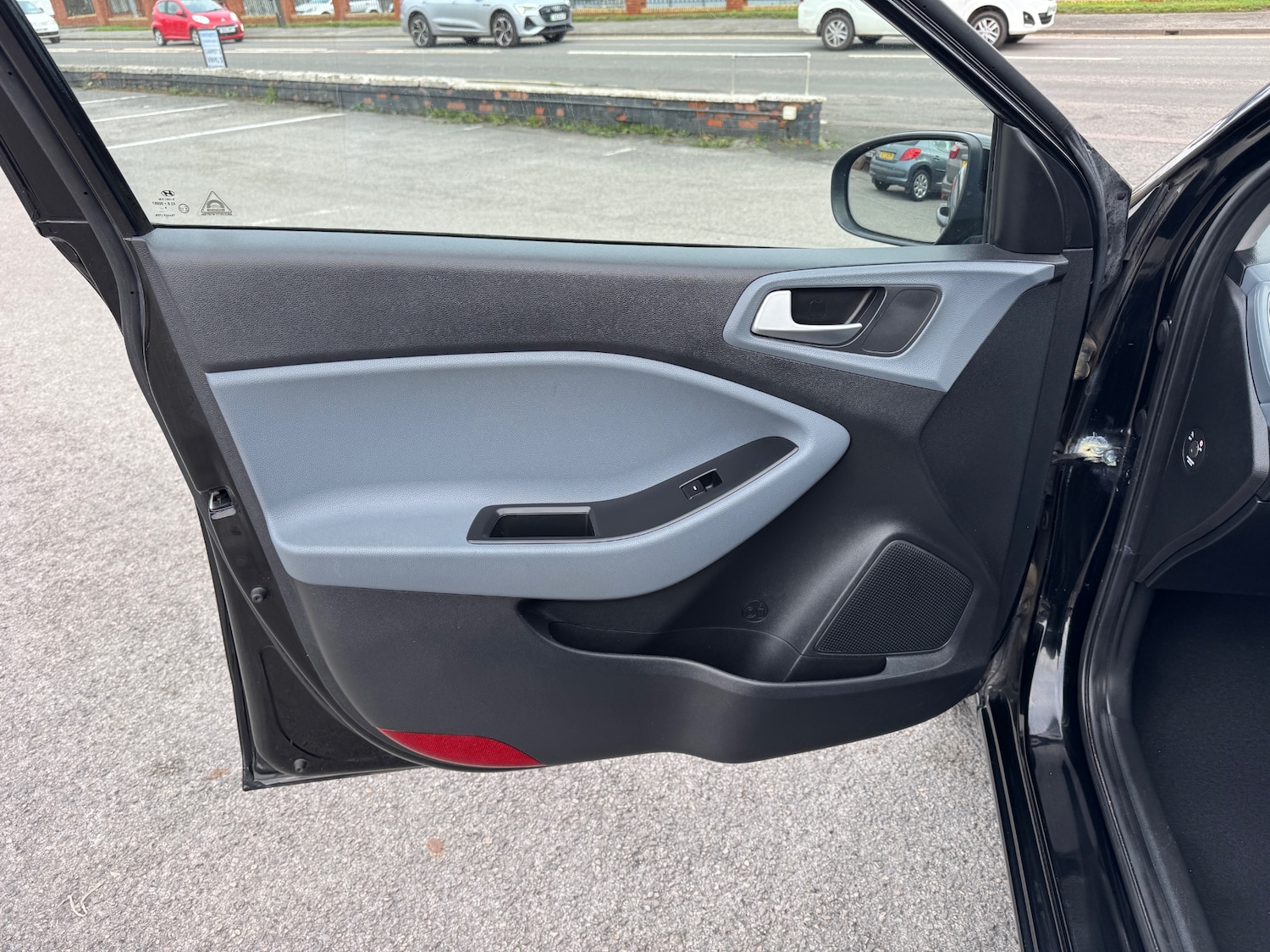 Used Hyundai i20 2015 for sale - 77053745: Photo 39