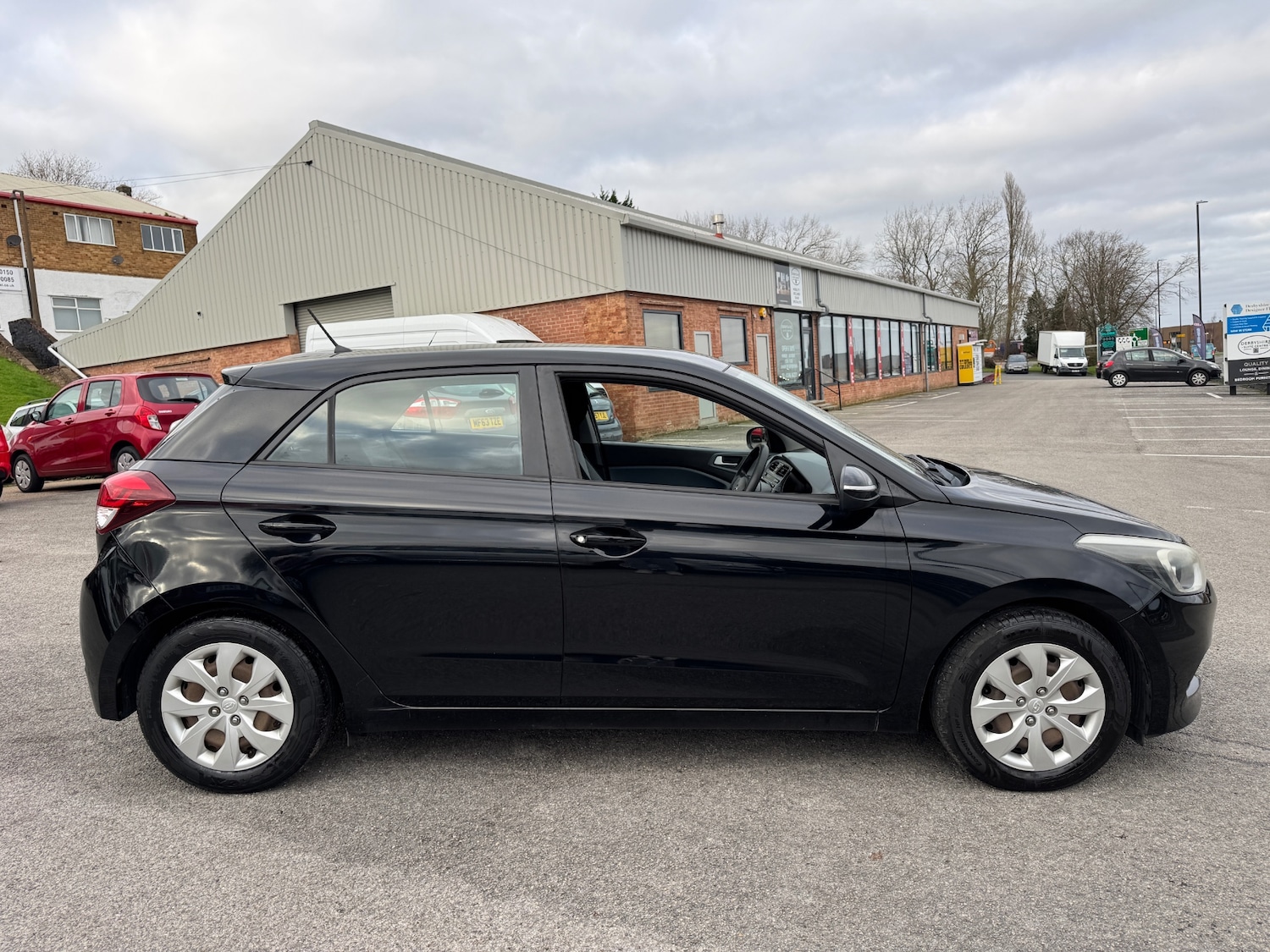 Used Hyundai i20 2015 for sale - 77053745: Photo 7