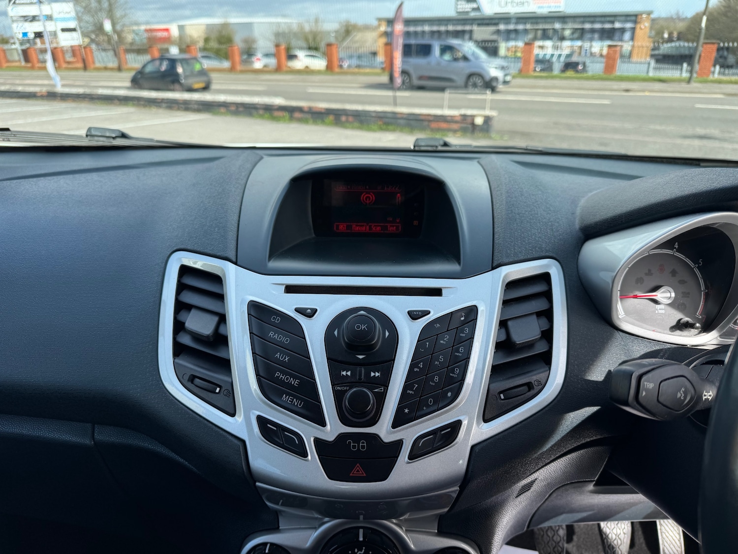 Used Ford Fiesta 2011 for sale - 77881182: Photo 16