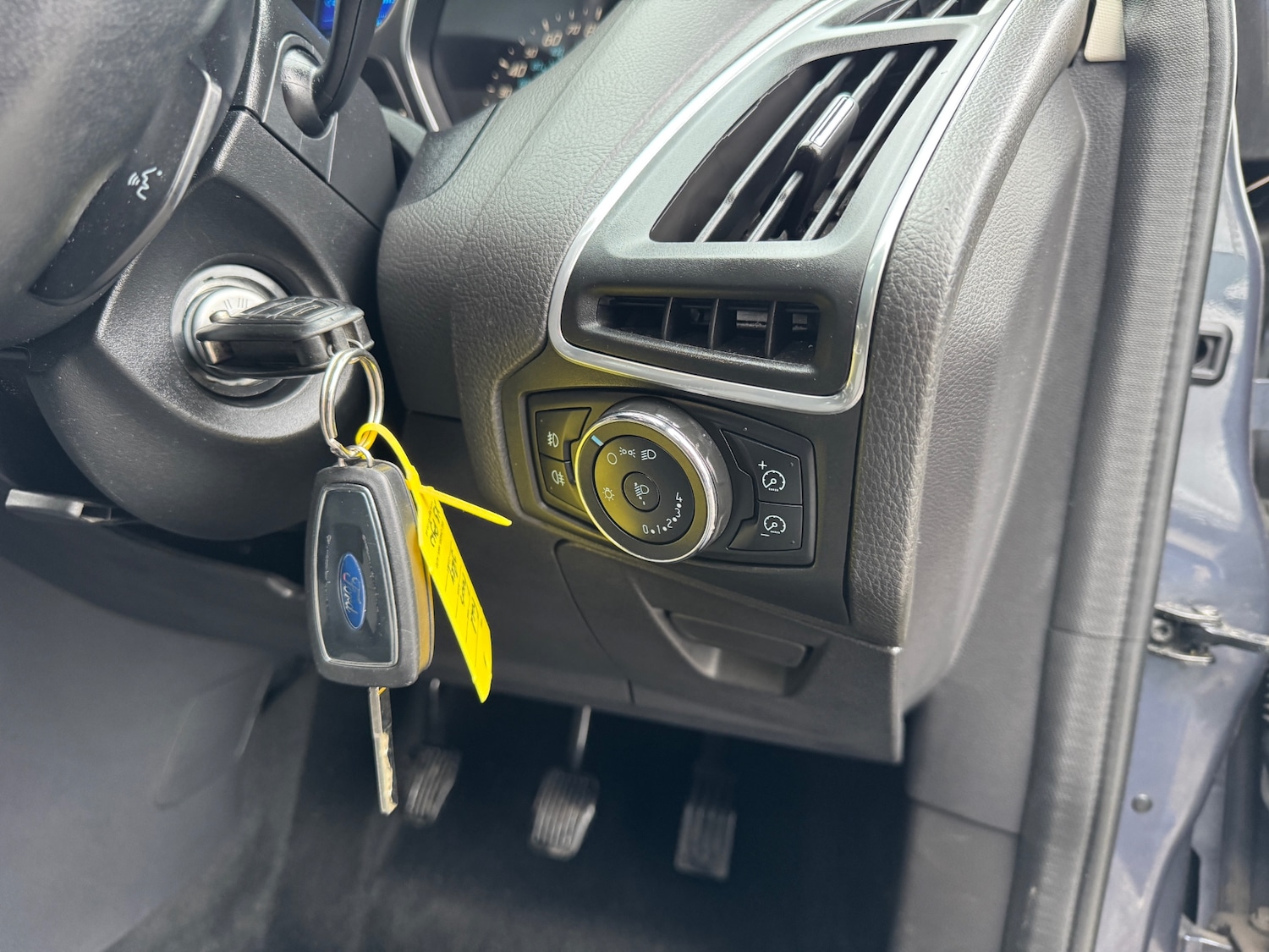 Used Ford Focus 2011 for sale - 77535832: Photo 12