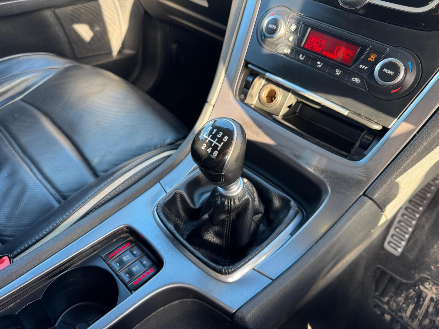 Used Ford Mondeo 2012 for sale - 76896958: Photo 42