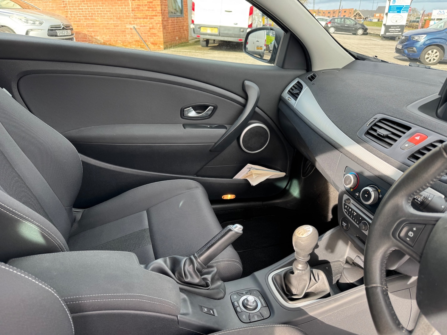 Used Renault Megane 2011 for sale - 77653635: Photo 11