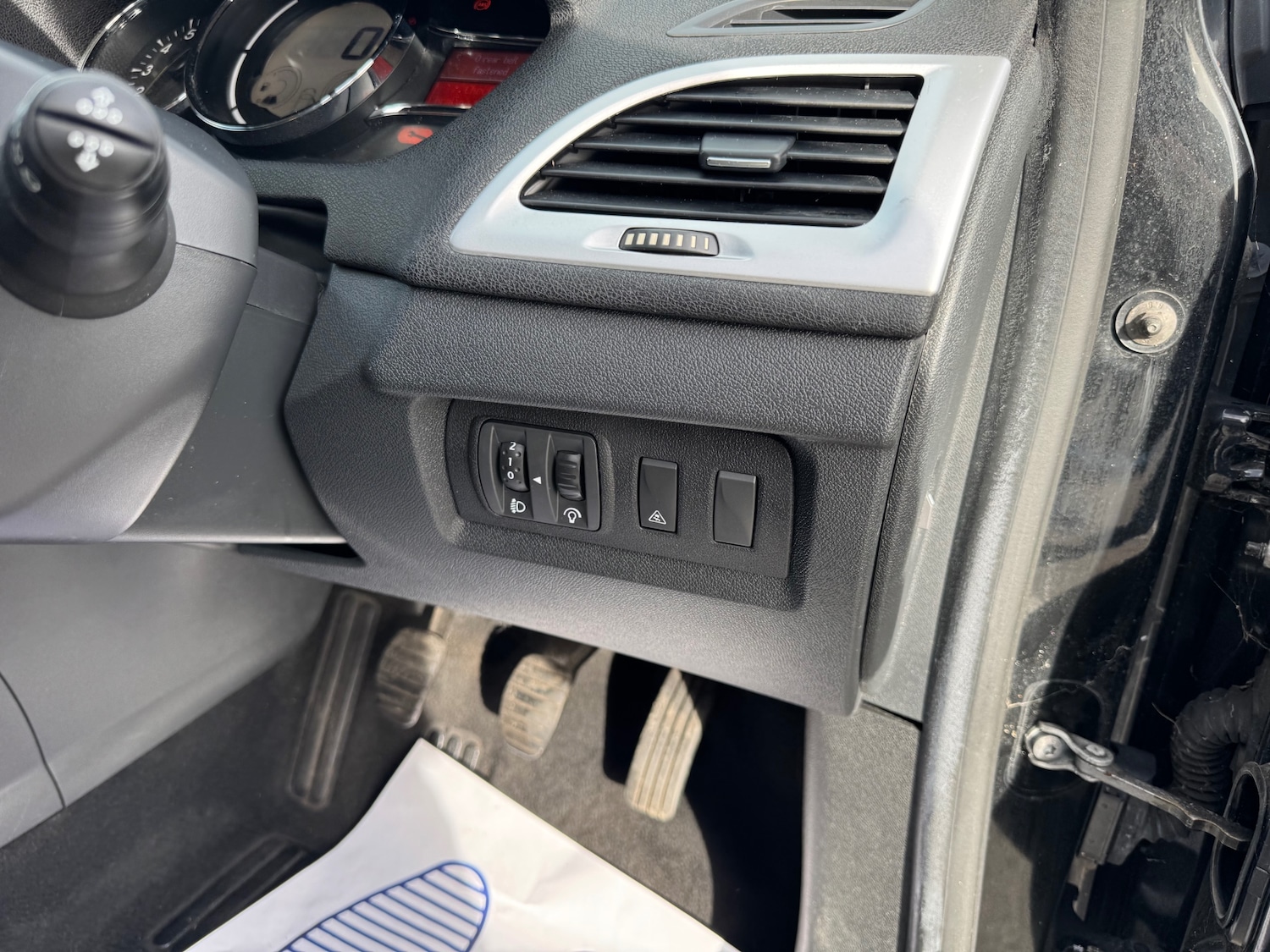 Used Renault Megane 2011 for sale - 77653635: Photo 12