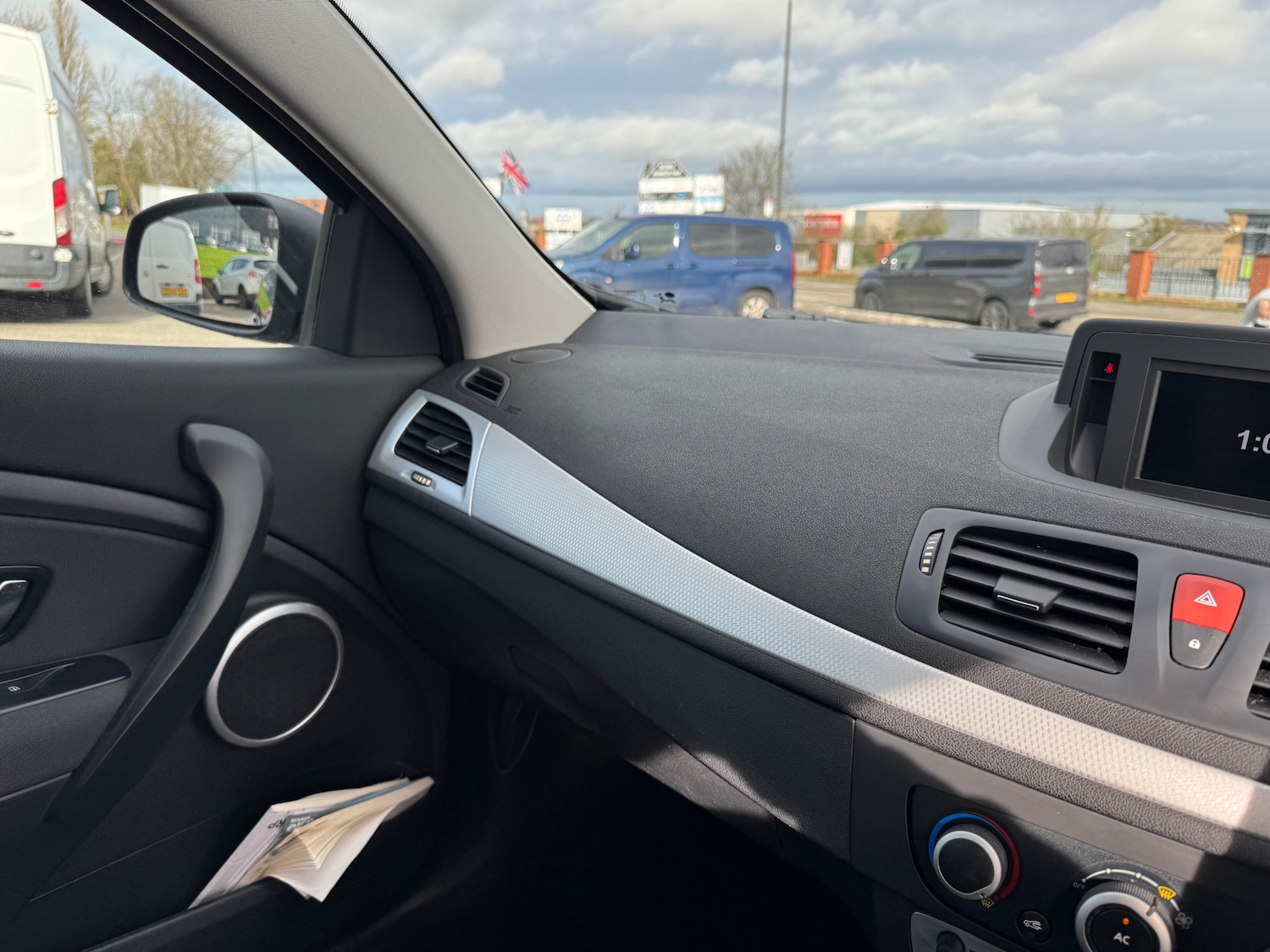 Used Renault Megane 2011 for sale - 77653635: Photo 21