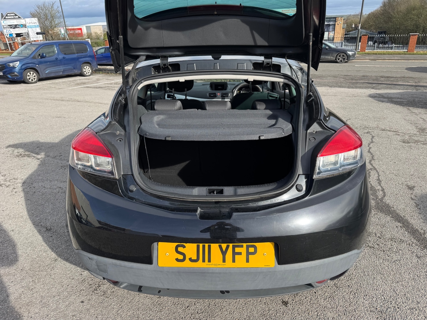 Used Renault Megane 2011 for sale - 77653635: Photo 5